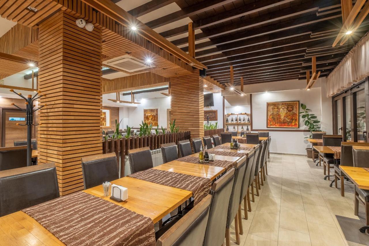 Park Hotel Asenevtsi Veliko Turnovo Bagian luar foto