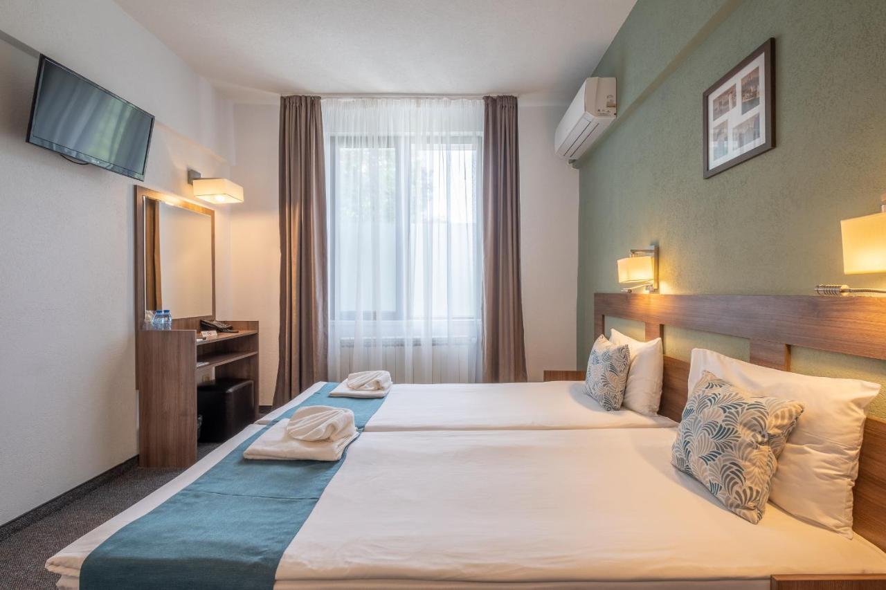 Park Hotel Asenevtsi Veliko Turnovo Bagian luar foto