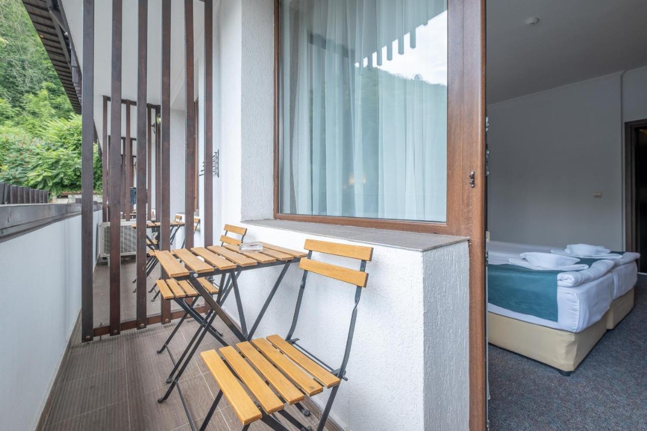 Park Hotel Asenevtsi Veliko Turnovo Bagian luar foto