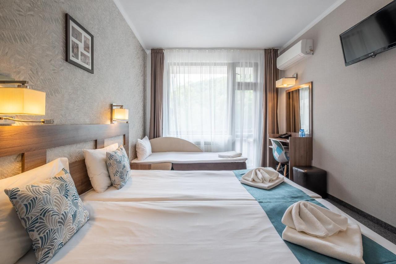 Park Hotel Asenevtsi Veliko Turnovo Bagian luar foto