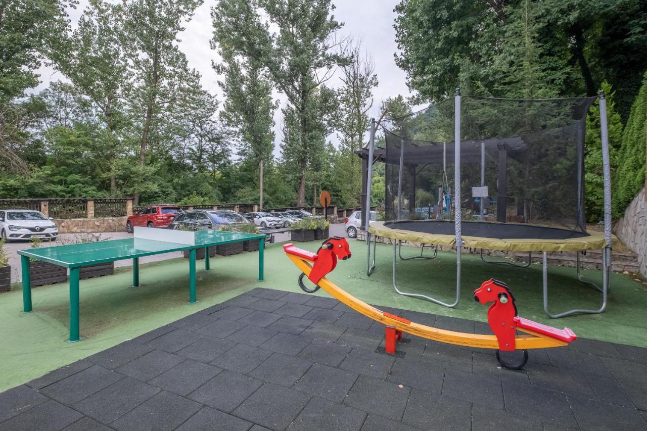 Park Hotel Asenevtsi Veliko Turnovo Bagian luar foto