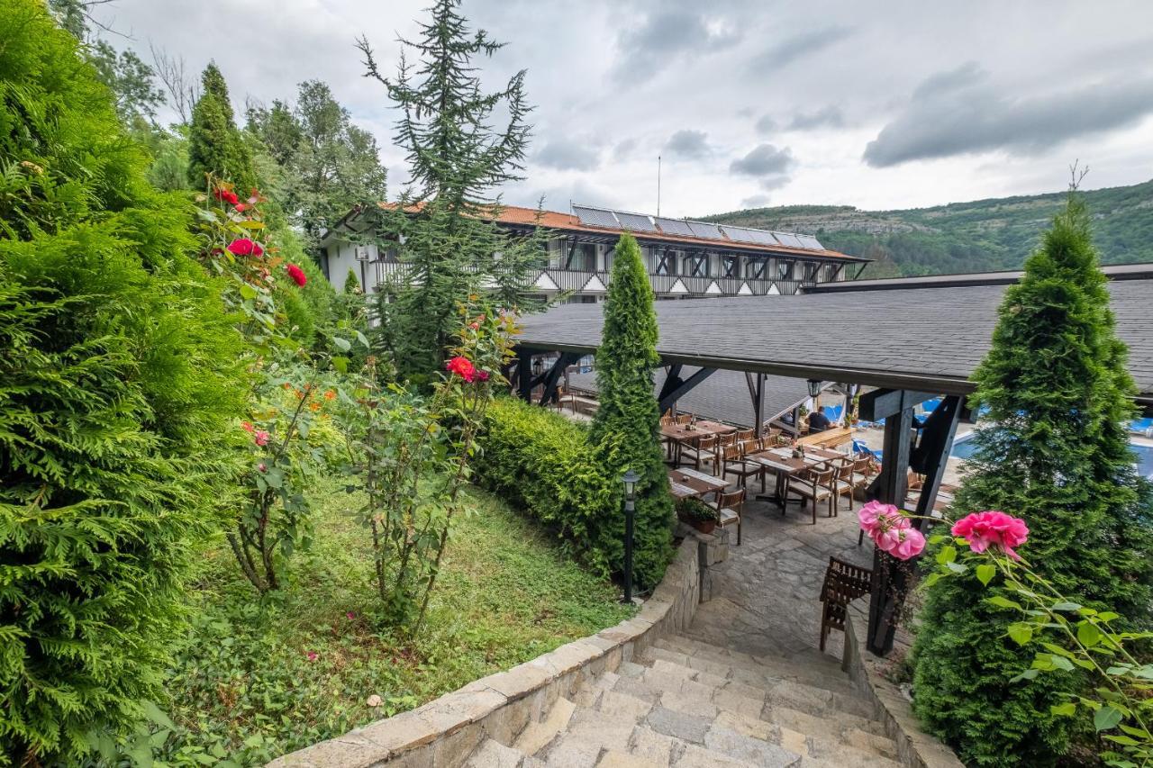 Park Hotel Asenevtsi Veliko Turnovo Bagian luar foto