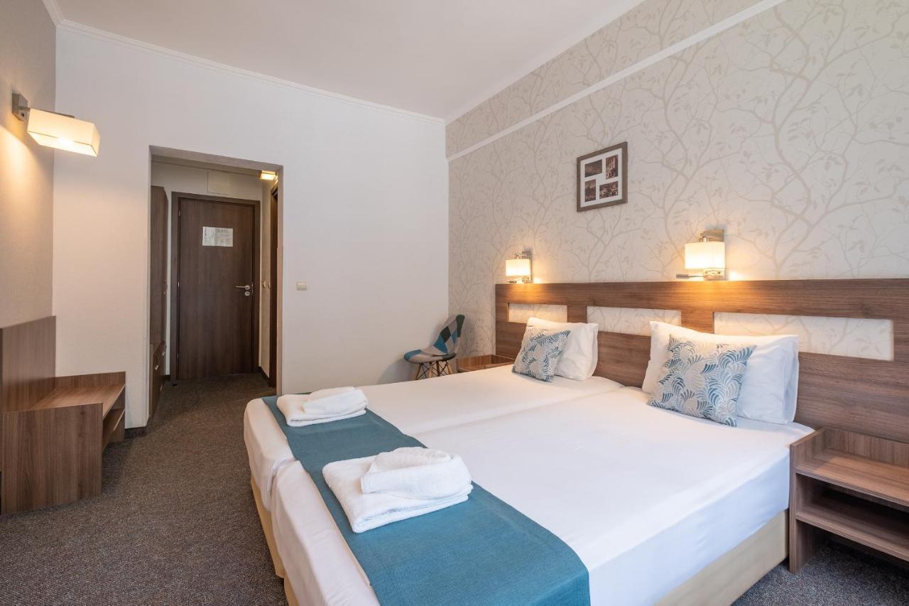 Park Hotel Asenevtsi Veliko Turnovo Bagian luar foto