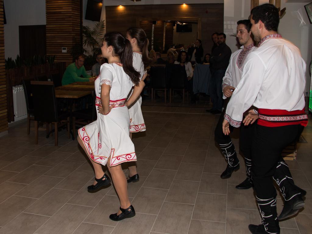 Park Hotel Asenevtsi Veliko Turnovo Bagian luar foto