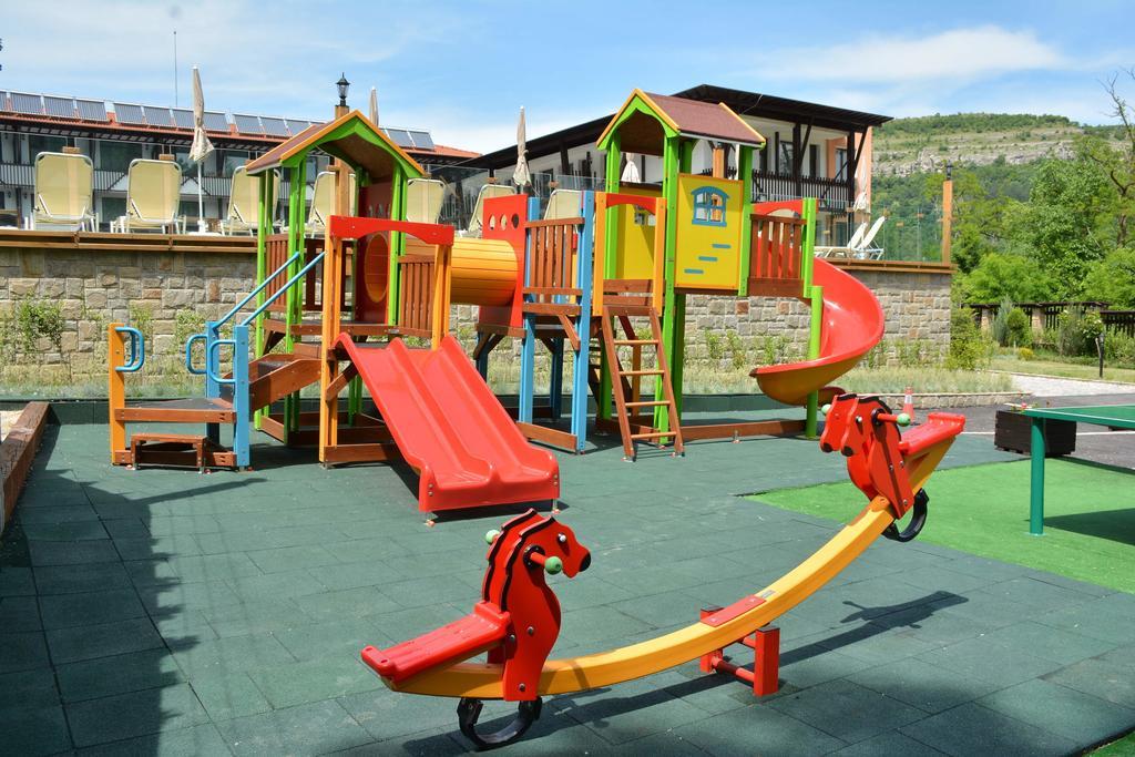 Park Hotel Asenevtsi Veliko Turnovo Bagian luar foto