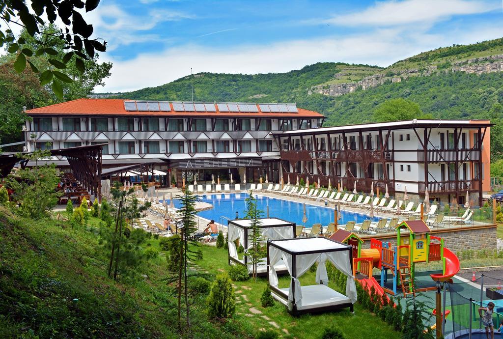 Park Hotel Asenevtsi Veliko Turnovo Bagian luar foto